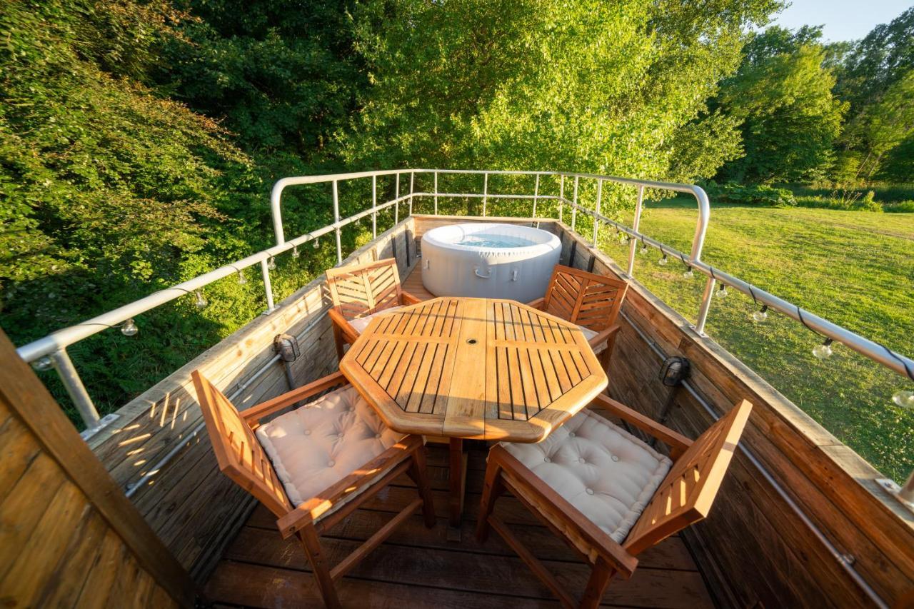 Hotel Delightful 2 Bed Double Decker Bus with Hot Tub Uckfield Exterior foto